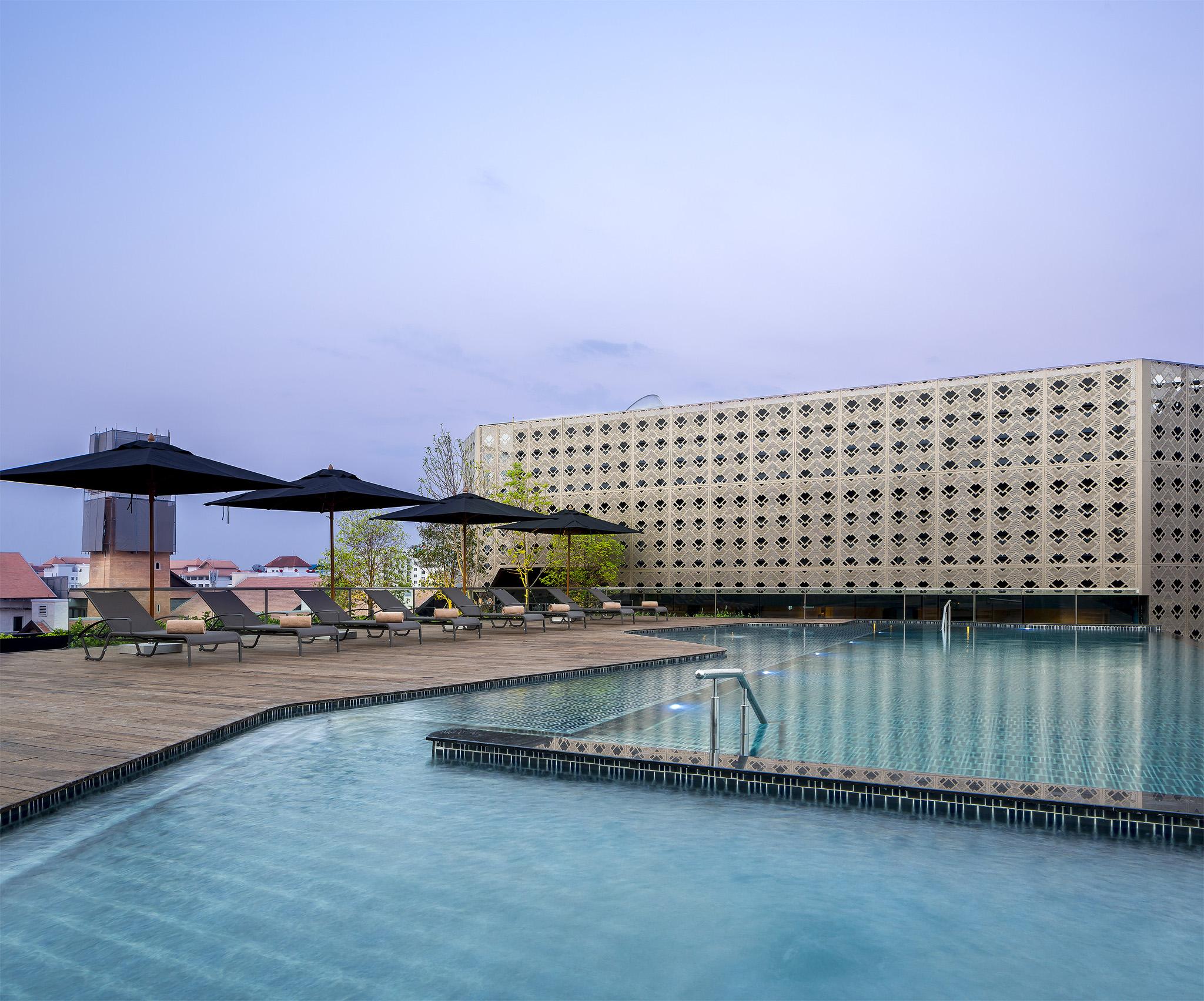 清邁u尼姆曼酒店 外观 照片 The hotel's rooftop pool